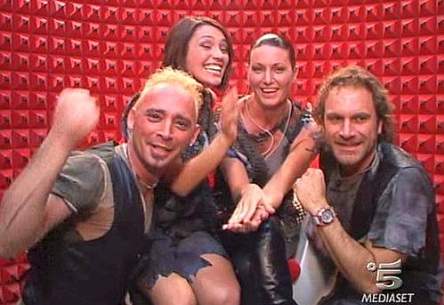 GF9, 8^ PUNTATA. VIAVAI A VILLA GRANDE FRATELLO: FUORI TOMMASO, DENTRO ROBERTO, MONICA E FRANCESCA. IN NOMINATION FERDI, LAURA, CLAUDIA E MARCELLO