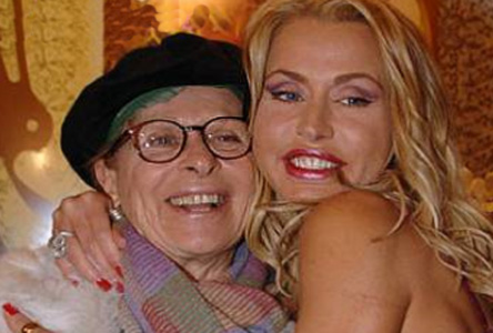 GIANNA ORRU, MAMMA DI VALERIA MARINI, DEBUTTA COME CONDUTTRICE. SU RAIDUE IL 3 DICEMBRE SI FA LA “PRIMA COLAZIONE”.