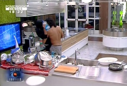 GRANDE FRATELLO 10: ALLA RICERCA DELLO SHARE PERDUTO, LA DECISIONE SU MAURO MARIN ARRIVA LUNEDI IN DIRETTA. MA I LETTORI DI DM SALVANO IL CONCORRENTE