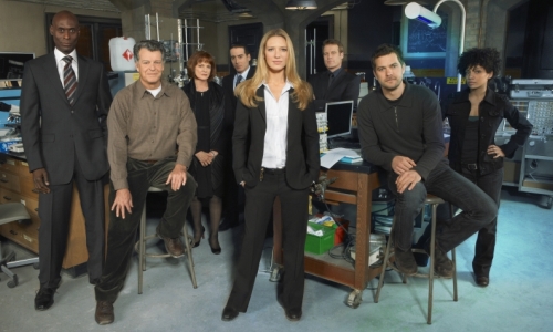 MISSIONE FRINGE PER IL DR HOUSE. DA STASERA ALLE 22.05 LO SCI-FI AL VIA SU ITALIA1