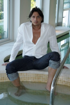 UOMINI E DONNE: CARMINE LASCIA IL TRONO PER ELGA