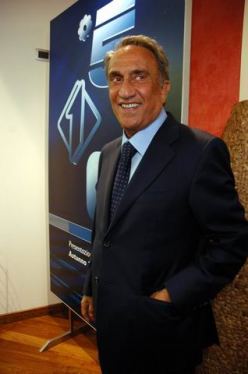 EMILIO FEDE CONDUCE OGGI STUDIO APERTO PER CELEBRARE LA MAGGIORE ETA’ DELL’INFORMAZIONE TARGATA MEDIASET