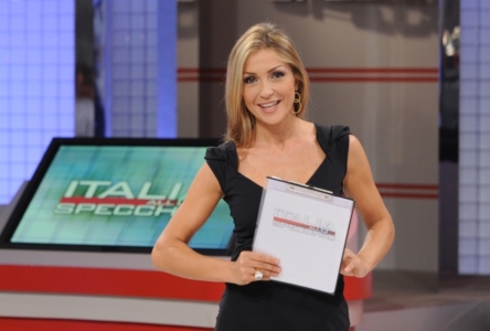 FRANCESCA SENETTE IN ESCLUSIVA A DM: “DEVO DIVENTARE UNA CONDUTTRICE PER UN TARGET ELITARIO CHE PIACE TANTO AI MIEI BLOGGER OPPURE UNA CHE PIACE ALLA “SIGNORA MARIA”?