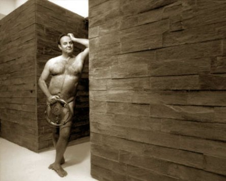 AMERICA’S GOT TALENT PARAGONABILE ALLA CORRIDA? NEMMENO PER IDEA! UN INSOLITAMENTE LITIGIOSO GERRY SCOTTI SPIEGA I PRIMI DETTAGLI DEL SUO NUOVO SHOW