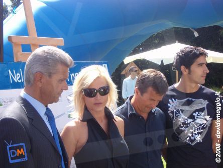 IL RITIRO DEI NAUFRAGHI DELL’ISOLA DEI FAMOSI 6 SU DM