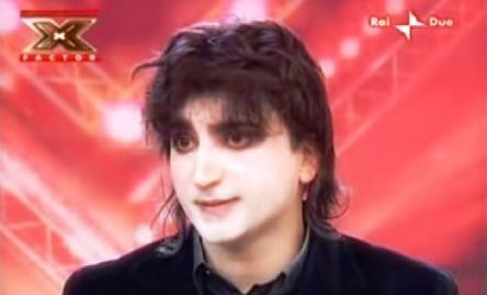 DAVIDE MAGGIO INTERVISTA MAURO PETRARCA, CANTANTE MACABRO E CIMITERIALE DI XFACTOR