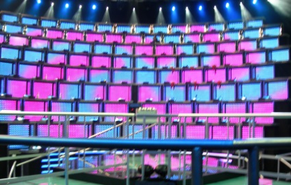 1 CONTRO 100 : LA RIVOLTA DEL MURO