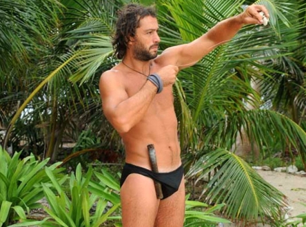 ISOLA DEI FAMOSI: PRONTA LA SESTA! SALVATE ROSSANO, UN UOMO UN “BECAUSE”