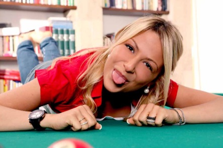 SABRINA GHIO TORNA IN TV E TRADISCE MARIA