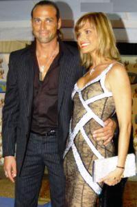 ISOLA DEI FAMOSI : TORNA LA VENTURA E BETTARINI L’ACCOMPAGNA?