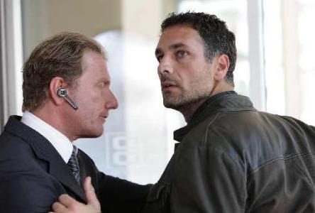INTELLIGENCE: ANCHE L’ITALIA AVRA’ I SUOI AGENTI SEGRETI IN FICTION. A SETTEMBRE CON RAOUL BOVA