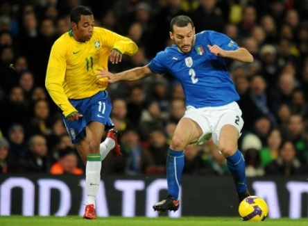 Protetto: ASCOLTI TV DI MARTEDI 10 FEBBRAIO 2009: ITALIA – BRASILE (32.79%) UMILIA I RIS (17.35%). SENZA MATRIX, BRUNO VESPA VOLA AL 21.58%