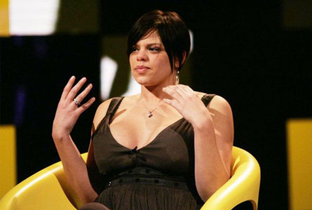 E’ MORTA JADE GOODY, UNA VITA SOTTO L’OCCHIO DEI SUOI TRE GRANDI FRATELLI (VIDEO DEL CONFESSIONALE)