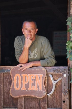 INTERVISTA A LUCA ZANFORLIN: “LA TELEVISIONE E’ SEMPRE IN RITARDO RISPETTO ALLA REALTA’ CHE LA CIRCONDA”