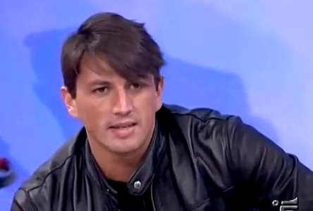 ‘QUESTO TRONO SEMBRA CENTOVETRINE’: LA DE FILIPPI SBOTTA APRENDO ALLA SVOLTA OVER DI UOMINI E DONNE