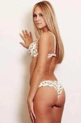 NOEMI LETIZIA PRONTA AD ESSERE PROVINATA DA BIBI BALLANDI