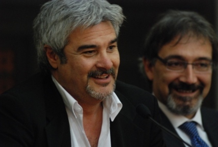 VIVO PER TE: PINO INSEGNO E PAOLA SALUZZI RIPERCORRONO 150 ANNI DI CROCE ROSSA ATTRAVERSO CINQUE CORTI D’AUTORE