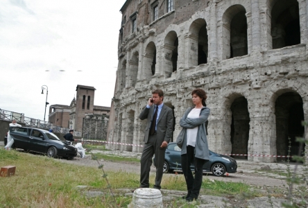 Protetto: ASCOLTI TV DI DOMENICA 16 AGOSTO 2009: LA PROF AL 21%, I CESARONI AL 12% BATTUTI ANCHE DA “LO SMOKING” DI ITALIA1. IN PRESERALE, IL PALIO DI SIENA FA VOLARE RAITRE AL 21%