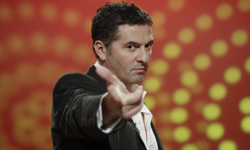 FENOMENAL: TEO MAMMUCARI PARLA DI SCIENZA SU ITALIA 1. GIOCHI SENZA FRONTIERE? “MA CHI L’HA DETTA, STA SCEMATA?”