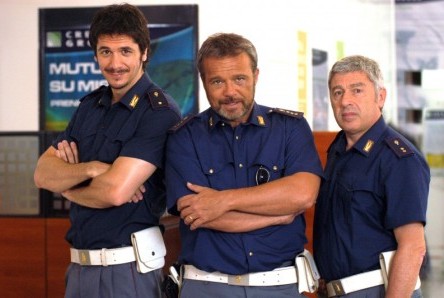 “TUTTI PER BRUNO”, QUESTA SERA SU CANALE 5: RITORNA CLAUDIO AMENDOLA E TUTTI SENTIRANNO LA MANCANZA DE “I CESARONI”