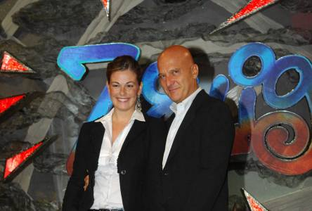 ASCOLTI TV DI MARTEDI 26 GENNAIO 2010: ZELIG PERDE PUNTI (3) MA VINCE LA SERATA. IO E MIO FIGLIO SOTTO I 5 MILIONI