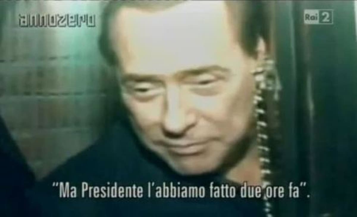 Annozero Trasmette Una Barzelletta Inedita Di Berlusconi Stavo Cercando Di Farmi La Mia Segretaria Video Davidemaggio It