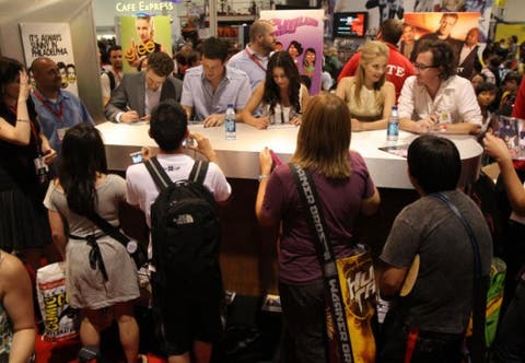 Comic-Con 2011 - Anticipazioni e foto di Glee, The Walking Dead 2, Dr. House, Terra Nova e Alcatraz (6)