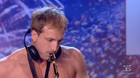 Italia's Got Talent 3 - Mr Saxobeat Thomas De Gobbi (9)
