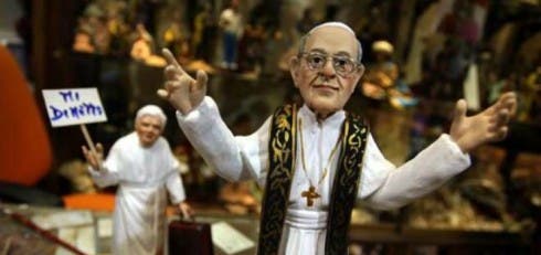 Statuetta Papa Francesco (foto da Campania24News)
