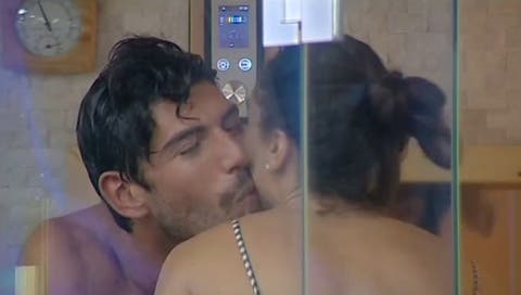 Cecilia e Ignazio si baciano(3)