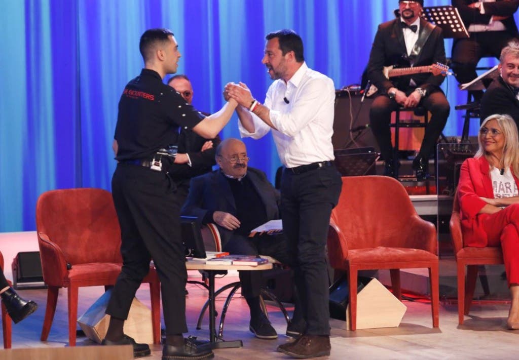 Salvini e Mahmood al Maurizio Costanzo Show